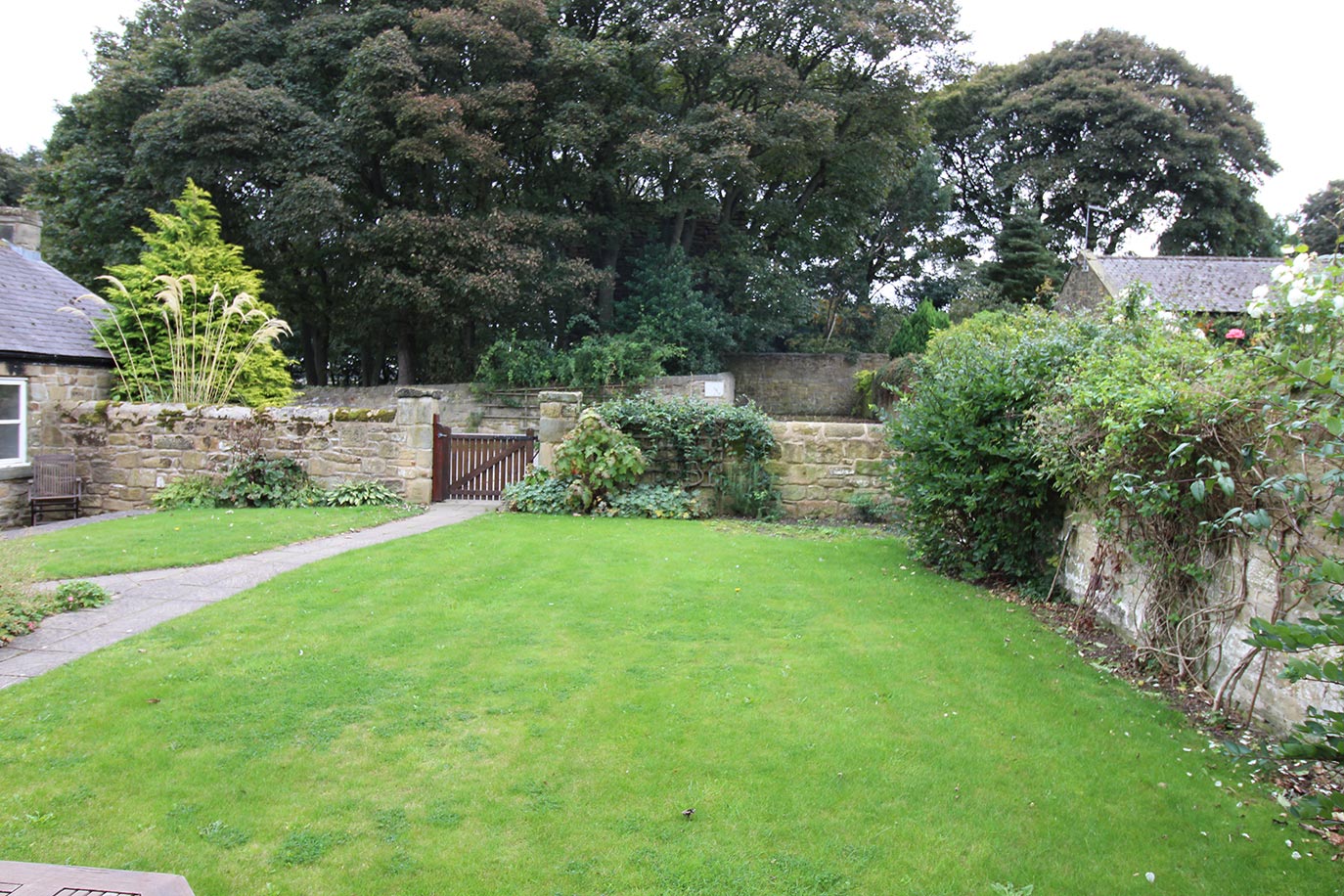Honeysuckle Cottage shared garden area | Burradon Farm Houses & Cottages