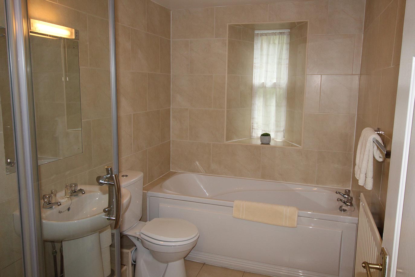 Forge Cottage family bathroom | Burradon Farm Houses & Cottages