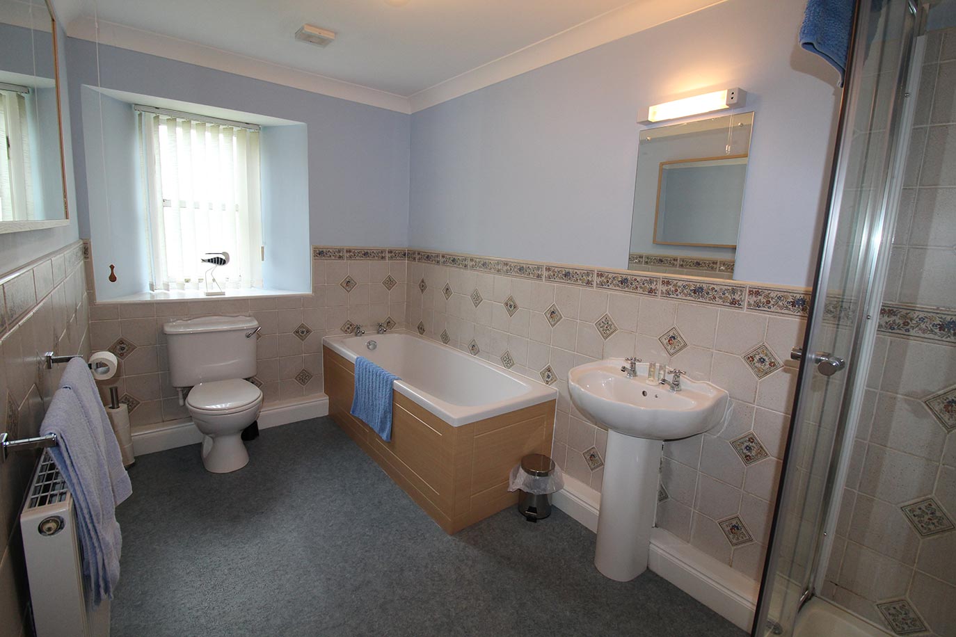 Forge Cottage family bathroom | Burradon Farm Houses & Cottages