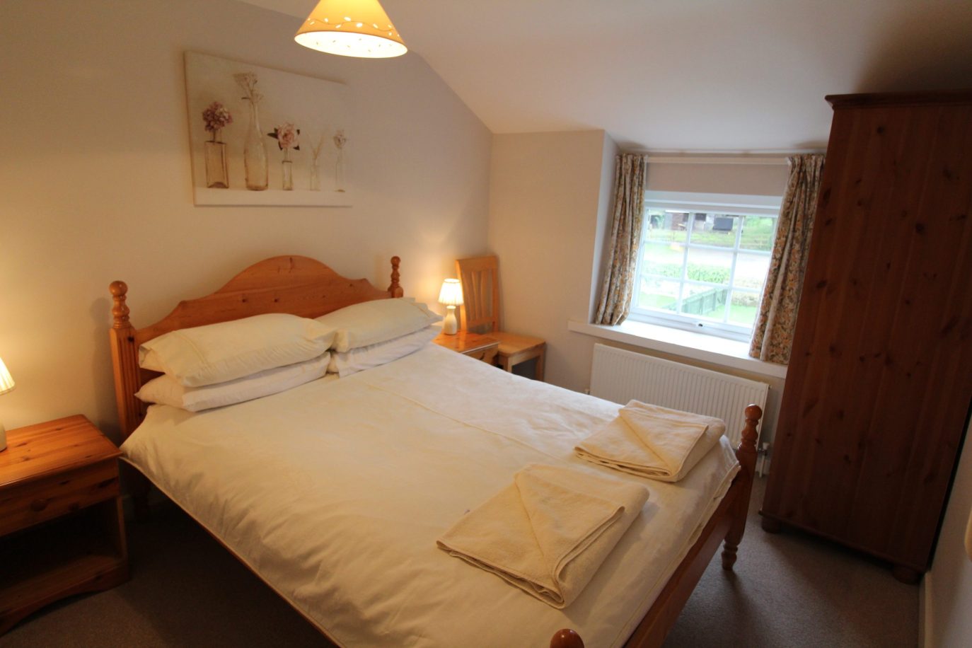 No 4 Farm Cottage Double Bedroom